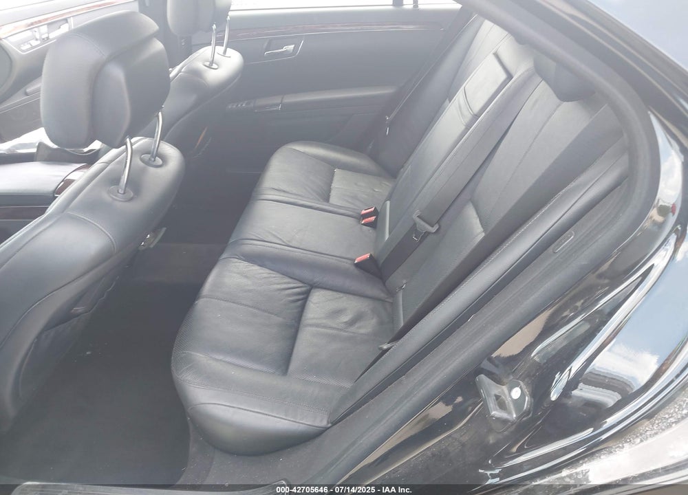 2007 MERCEDES-BENZ S 550 VIN: WDDNG71X47A138401