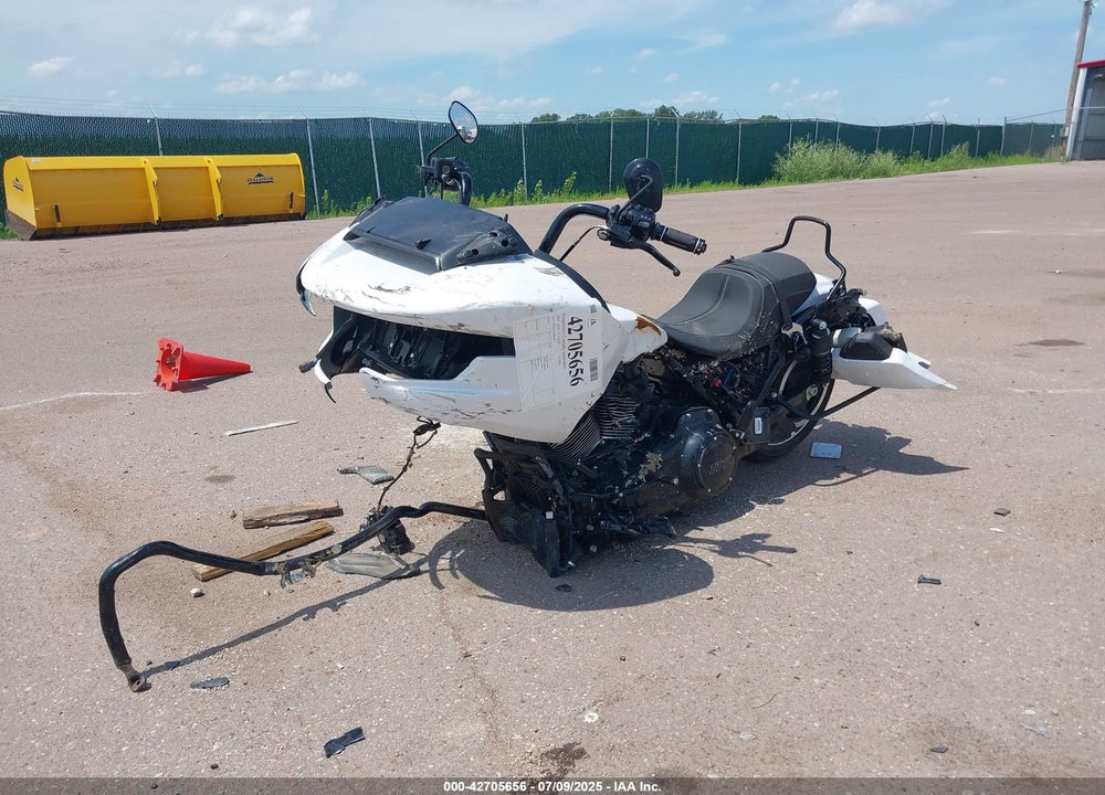 2024 HARLEY-DAVIDSON FLTRX VIN: 1HD1KH718RB619635