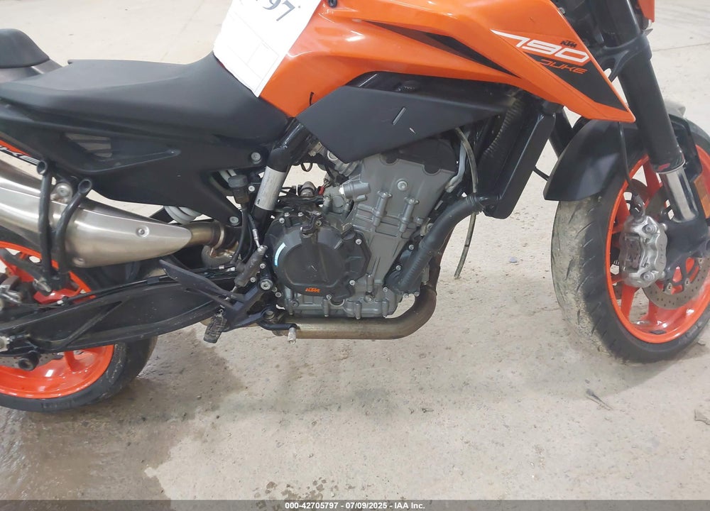 2020 KTM 790 DUKE VIN: VBKTU6406LM775462