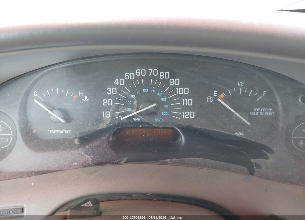2001 BUICK CENTURY CUSTOM VIN: 2G4WS52J611243983