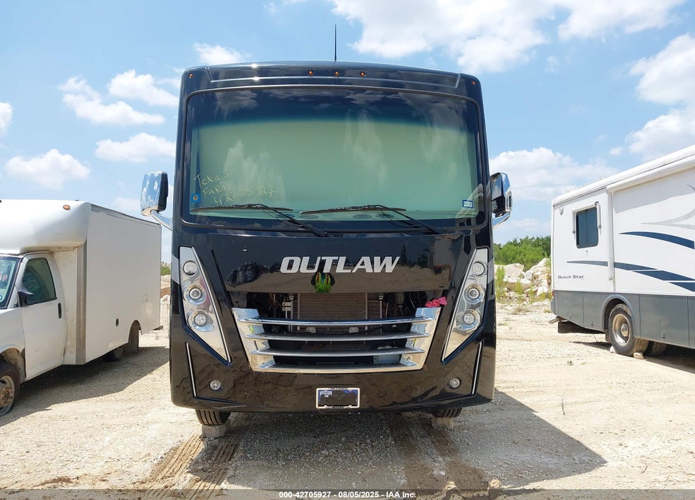 2022 THOR OUTLAW 38M VIN: 1F66F5DN6M0A08463