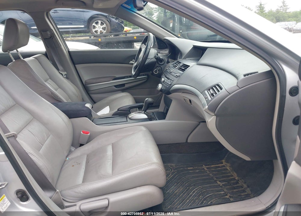 2009 HONDA ACCORD VIN: 1HGCP26889A096454