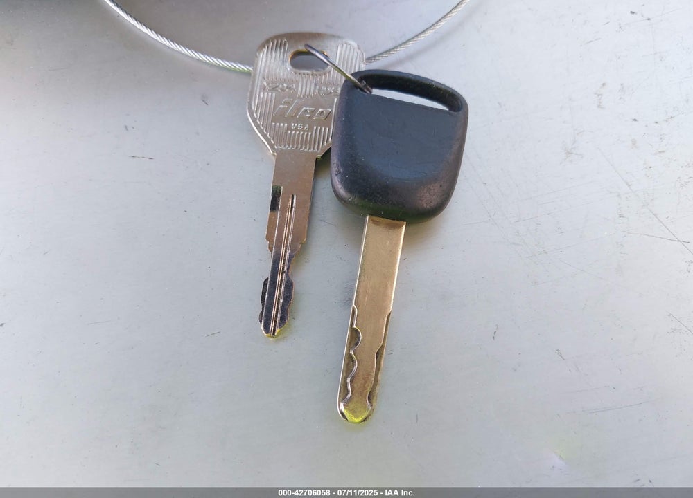 2001 HONDA CIVIC LX VIN: 2HGES16501H613792