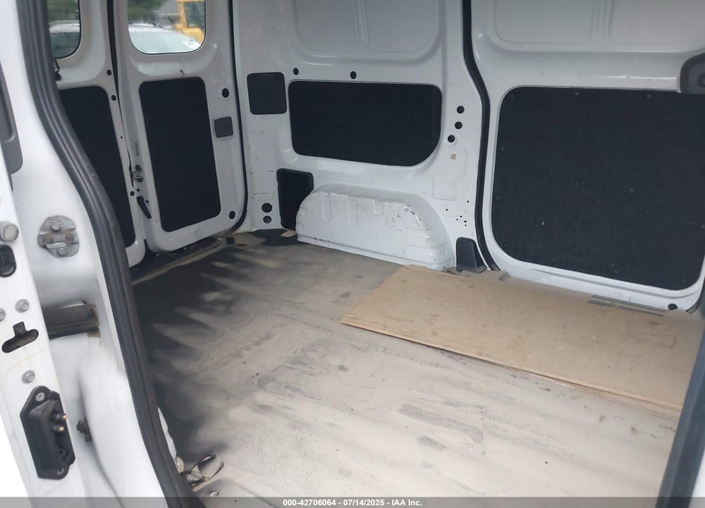 2014 NISSAN NV 200 VIN: 3N6CM0KN7EK693611
