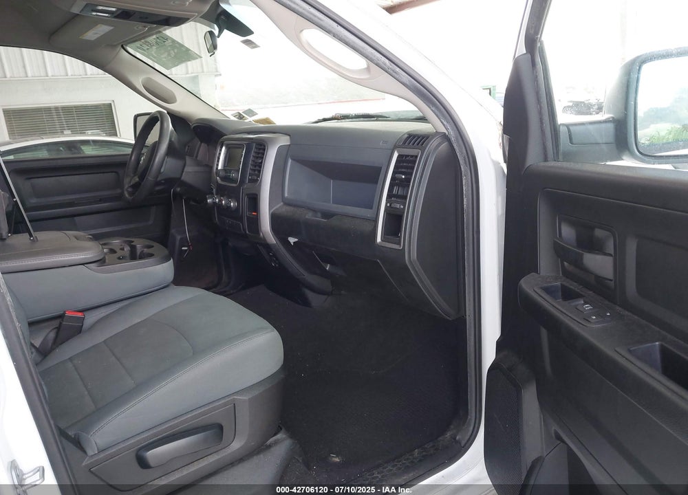 2018 RAM 1500 VIN: 1C6RR7FGXJS181633