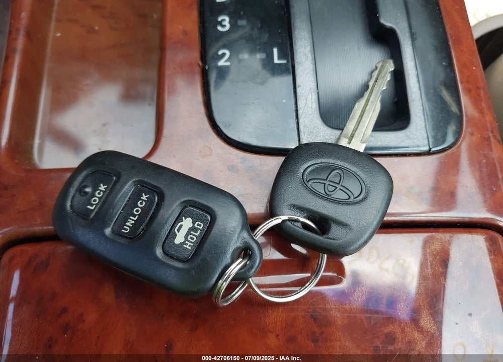 2005 TOYOTA CAMRY XLE V6 VIN: 4T1BF32K15U611139