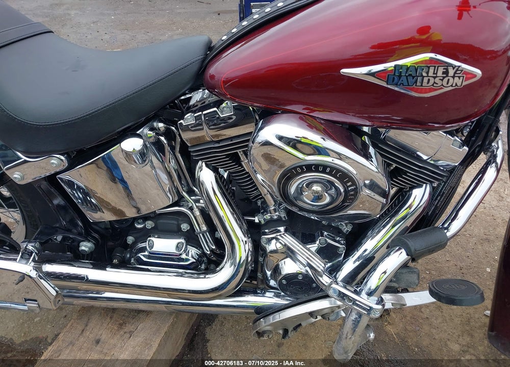 2014 HARLEY-DAVIDSON FLSTC HERITAGE SOFTAIL CLASSIC VIN: 1HD1BWV17EB029962