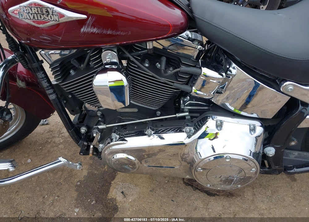 2014 HARLEY-DAVIDSON FLSTC HERITAGE SOFTAIL CLASSIC VIN: 1HD1BWV17EB029962