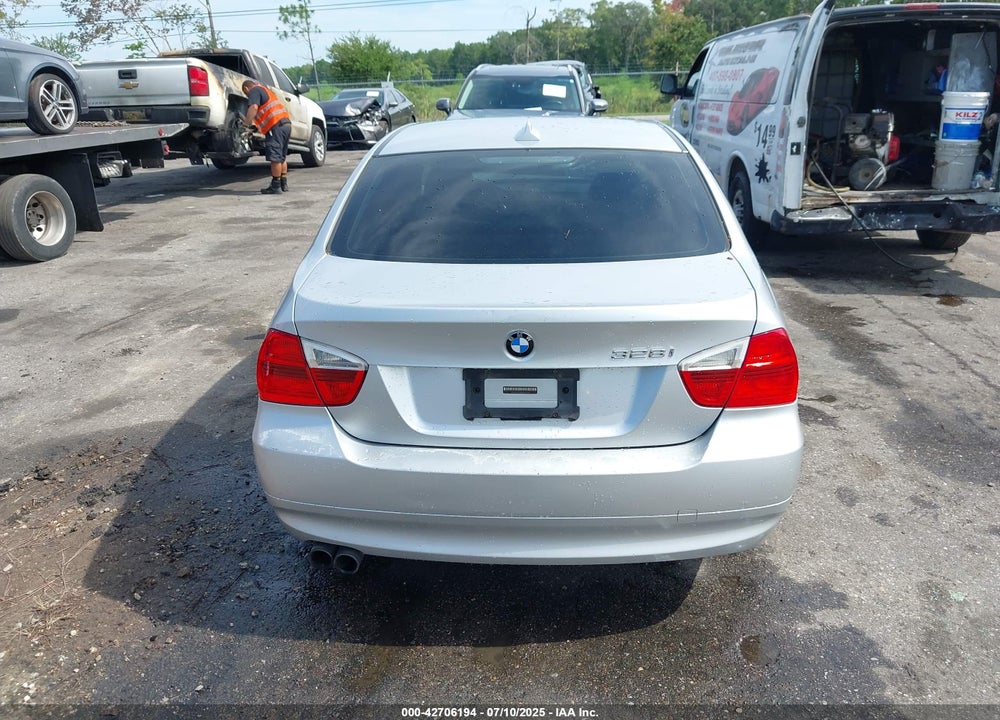 2008 BMW 3 SERIES VIN: WBAVA37558NL53299