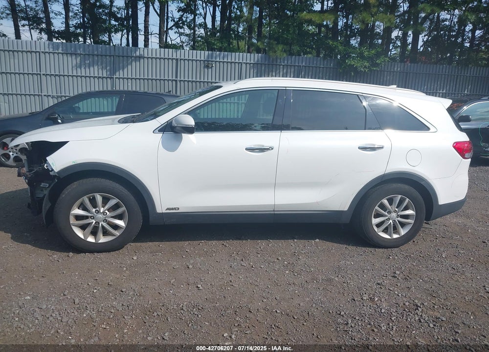 2016 KIA SORENTO VIN: 5XYPGDA33GG077802