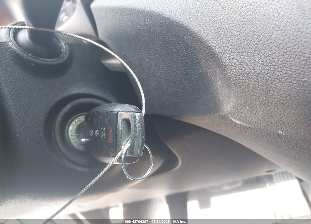 2016 KIA SORENTO VIN: 5XYPGDA33GG077802