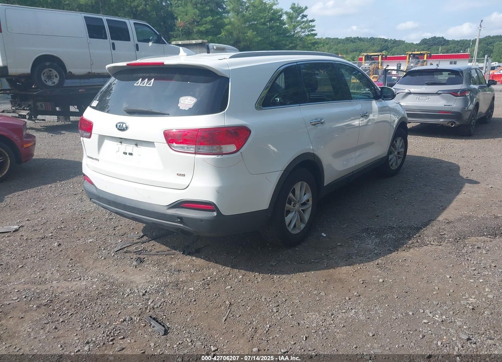 2016 KIA SORENTO VIN: 5XYPGDA33GG077802