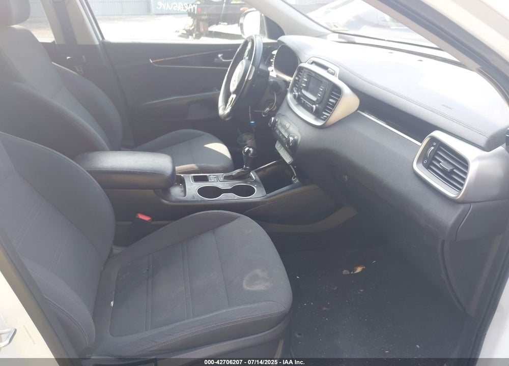 2016 KIA SORENTO VIN: 5XYPGDA33GG077802