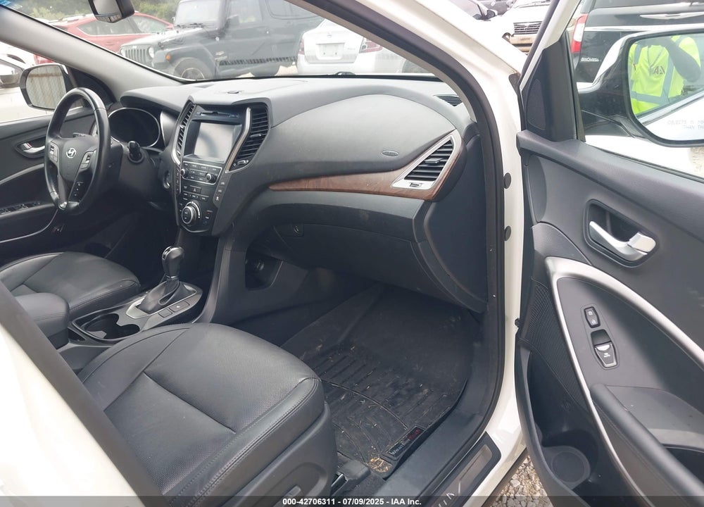 2018 HYUNDAI SANTA FE VIN: KM8SN4HF4JU272471