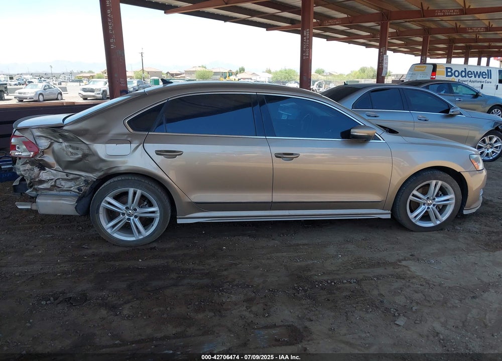 2015 VOLKSWAGEN PASSAT VIN: 1VWCM7A32FC049966