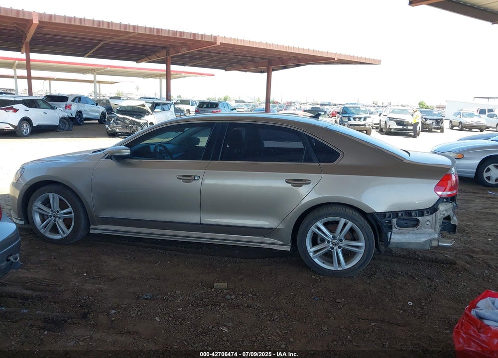 2015 VOLKSWAGEN PASSAT VIN: 1VWCM7A32FC049966
