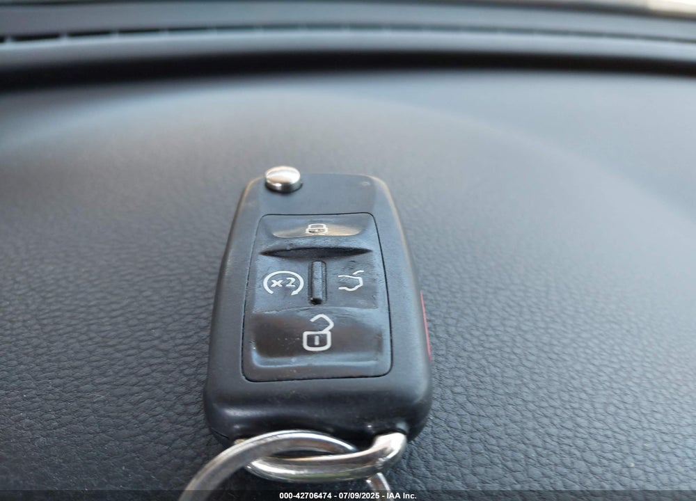 2015 VOLKSWAGEN PASSAT VIN: 1VWCM7A32FC049966