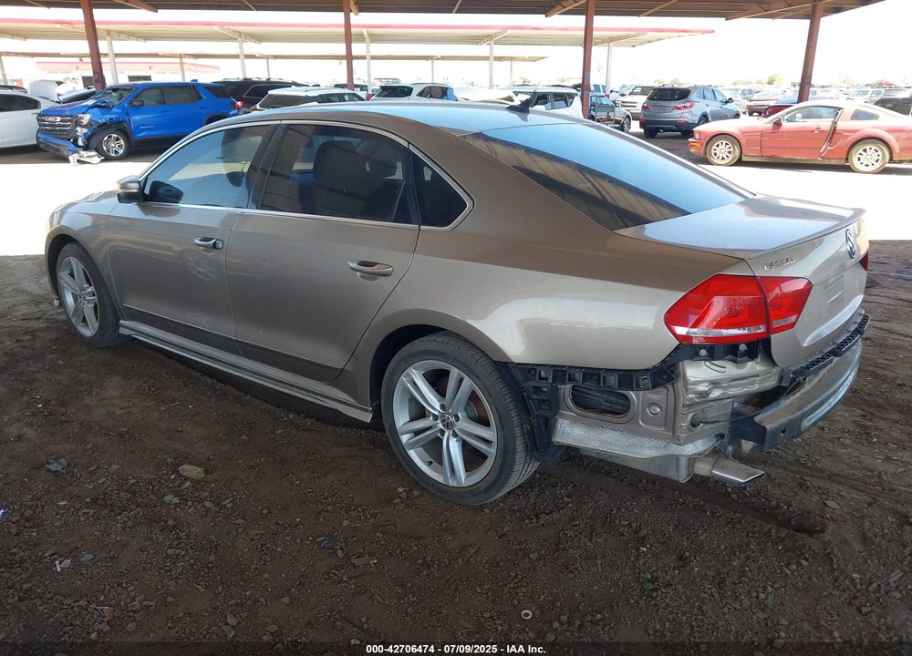 2015 VOLKSWAGEN PASSAT VIN: 1VWCM7A32FC049966
