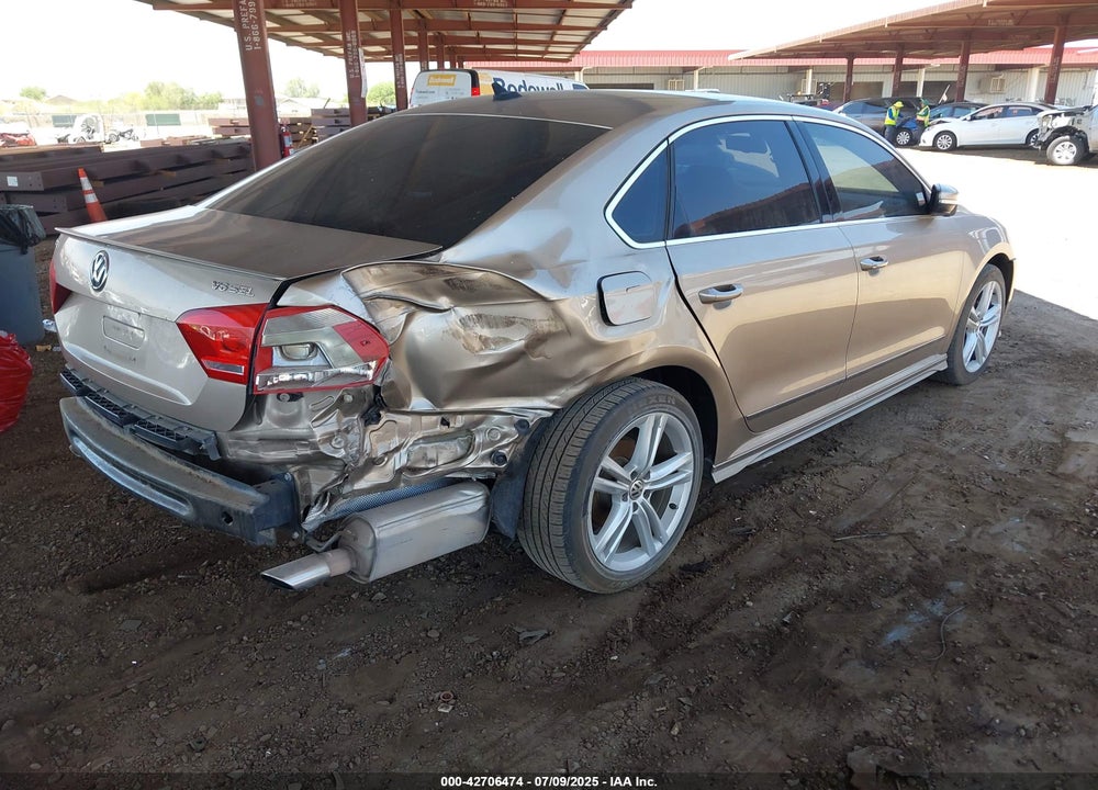 2015 VOLKSWAGEN PASSAT VIN: 1VWCM7A32FC049966