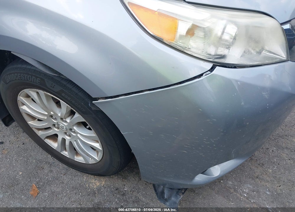 2011 TOYOTA SIENNA XLE V6 VIN: 5TDYK3DC0BS068057