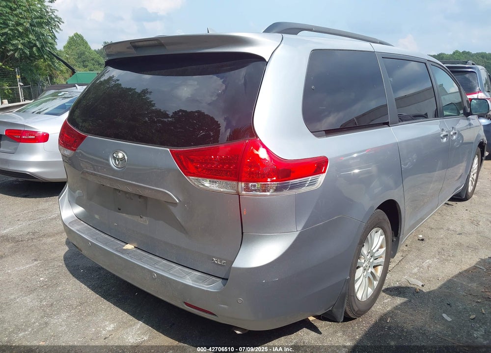 2011 TOYOTA SIENNA XLE V6 VIN: 5TDYK3DC0BS068057