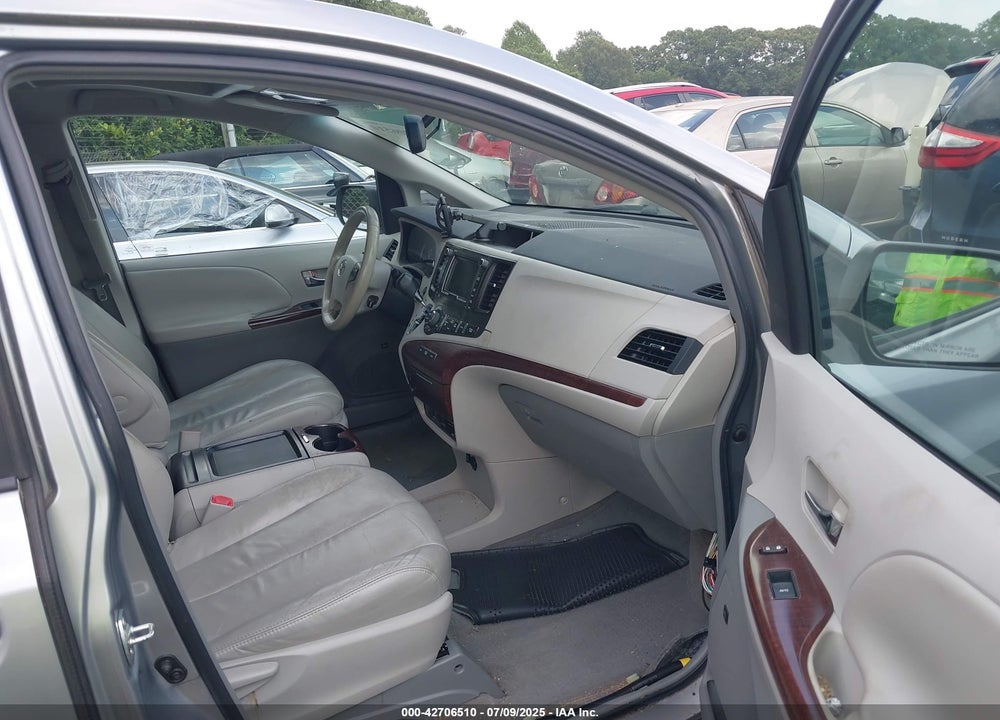 2011 TOYOTA SIENNA XLE V6 VIN: 5TDYK3DC0BS068057