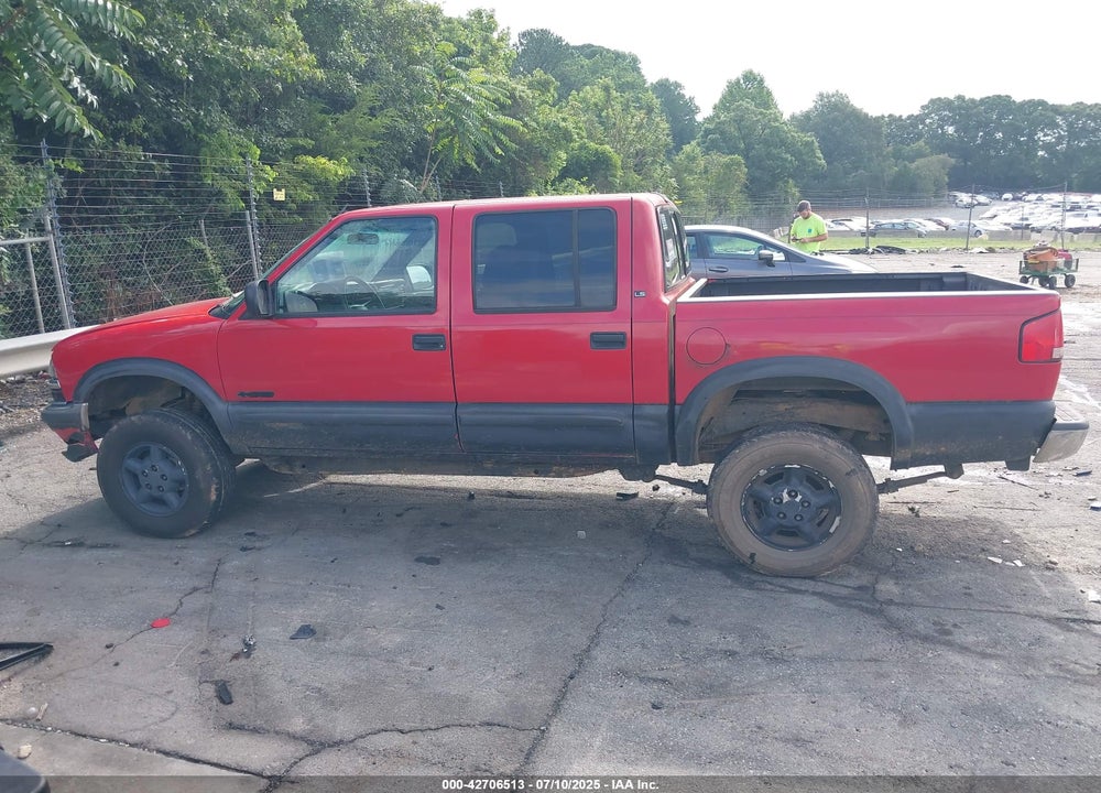 2001 CHEVROLET S-10 LS VIN: 1GCDT13W11K218775
