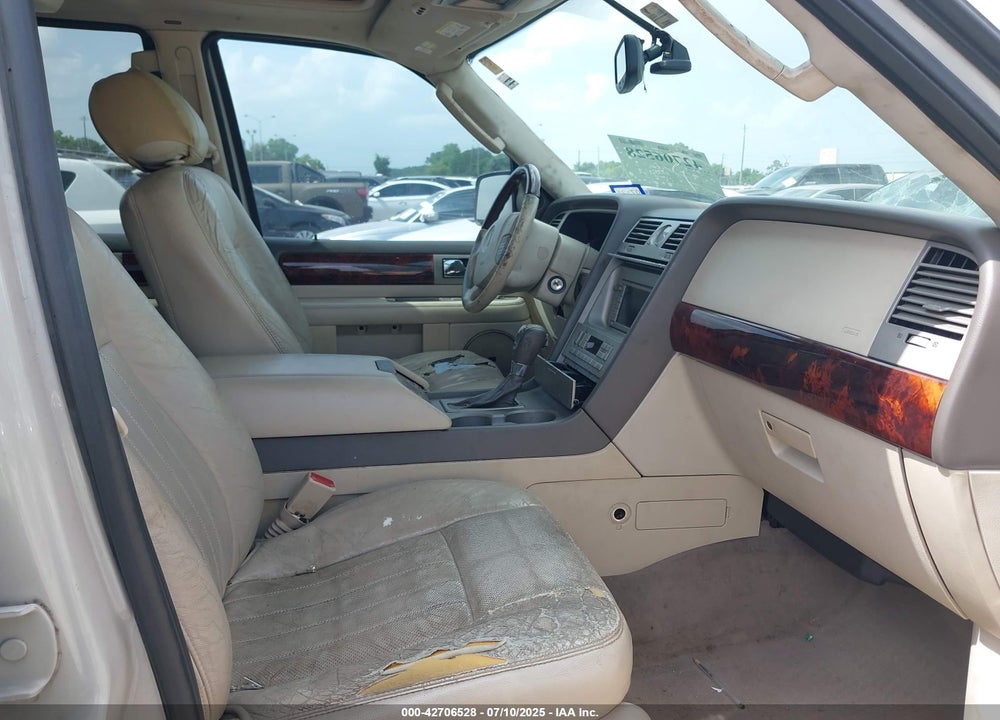 2004 LINCOLN NAVIGATOR VIN: 5LMFU27R74LJ35777