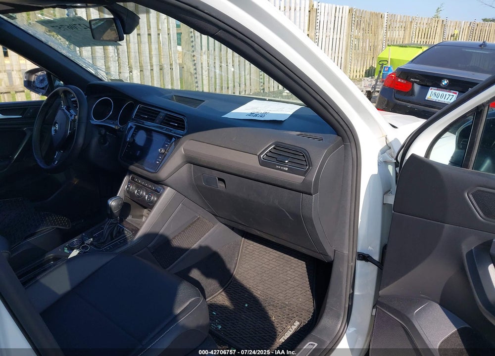 2021 VOLKSWAGEN TIGUAN VIN: 3VV2B7AX1MM111619