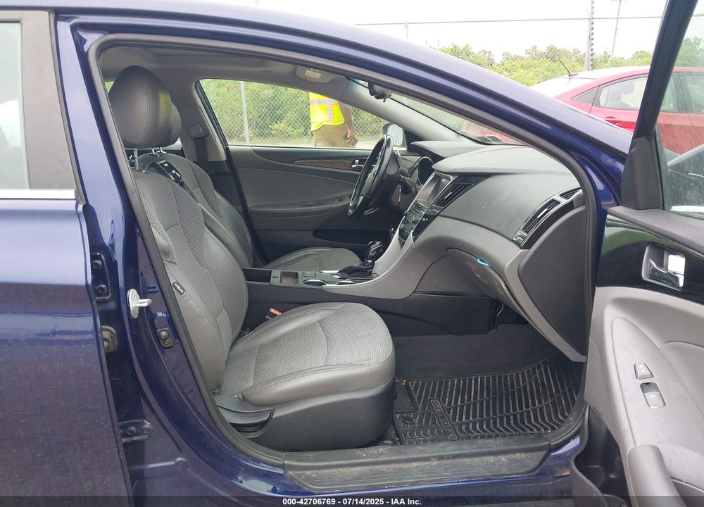2014 HYUNDAI SONATA VIN: 5NPEC4AB4EH874737