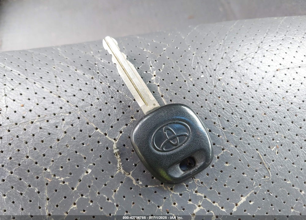 2005 TOYOTA CAMRY SOLARA VIN: 4T1FA38P35U057170