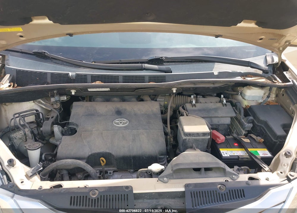 2011 TOYOTA SIENNA VIN: 5TDYK3DC0BS019103
