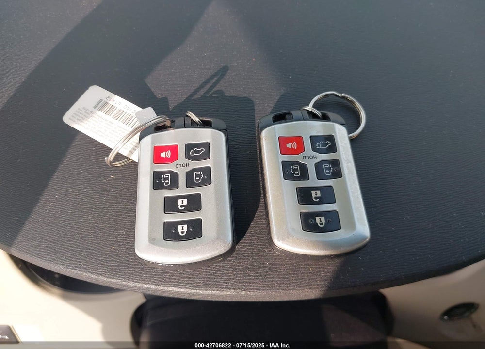 2011 TOYOTA SIENNA VIN: 5TDYK3DC0BS019103