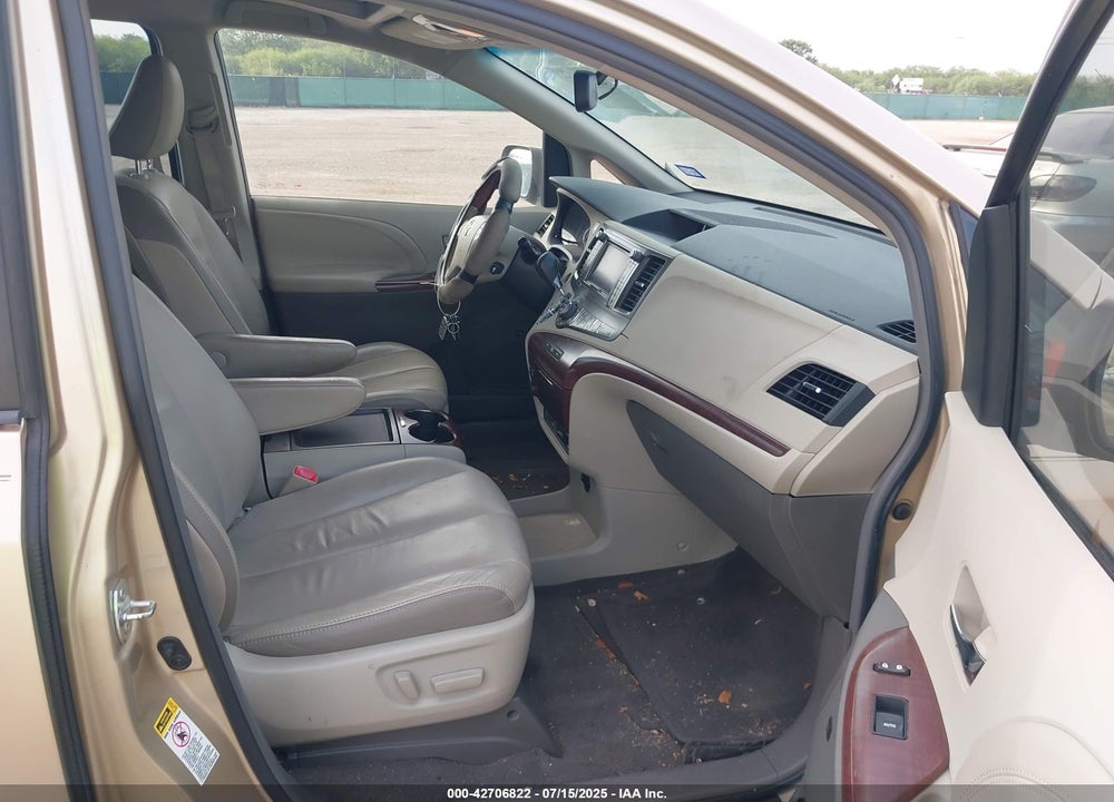 2011 TOYOTA SIENNA VIN: 5TDYK3DC0BS019103