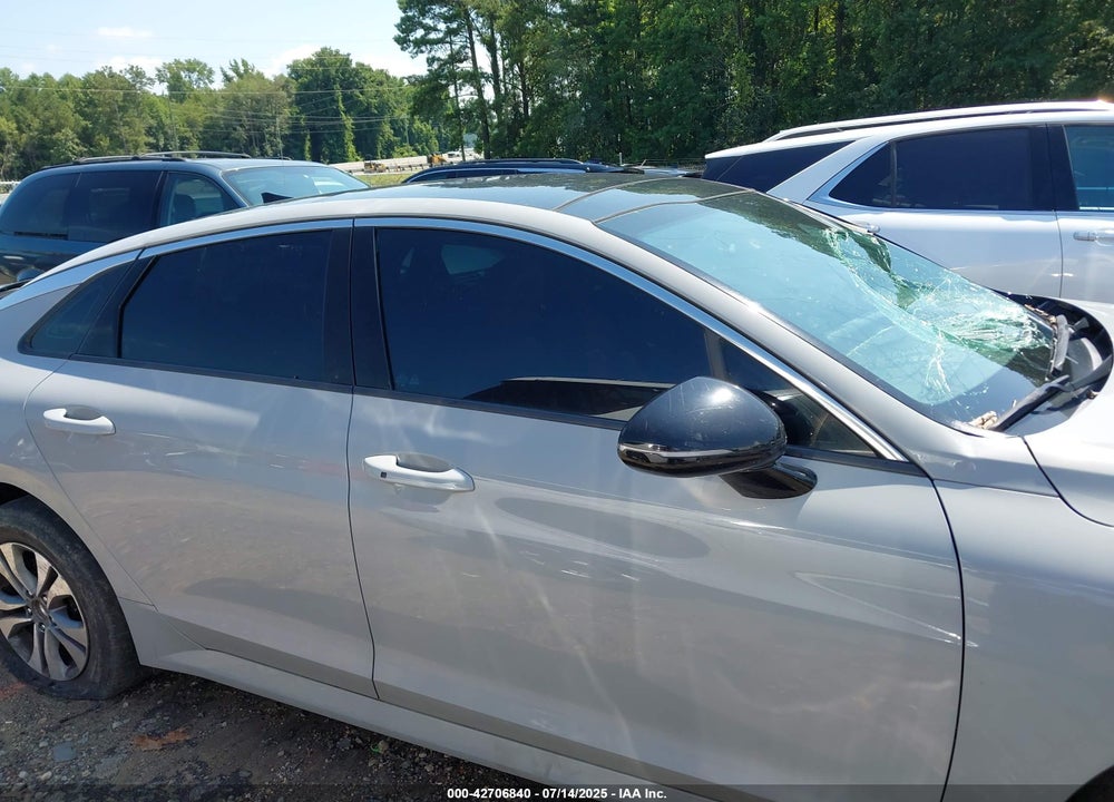 2022 KIA K5 VIN: 5XXG64J24NG112715