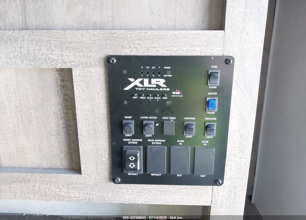 2022 XLRT XLT27QB 79B VIN: 5ZT2XLSB5NZ000842