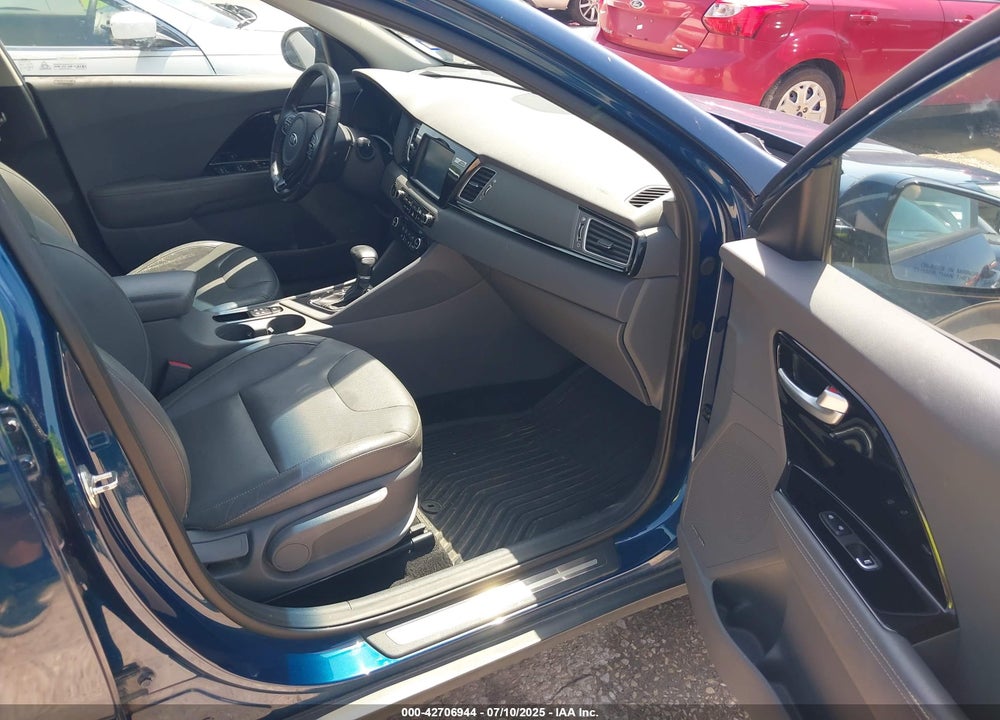 2018 KIA NIRO VIN: KNDCE3LC5J5176083