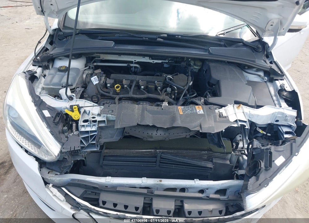 2015 FORD FOCUS VIN: 1FADP3F21FL259942