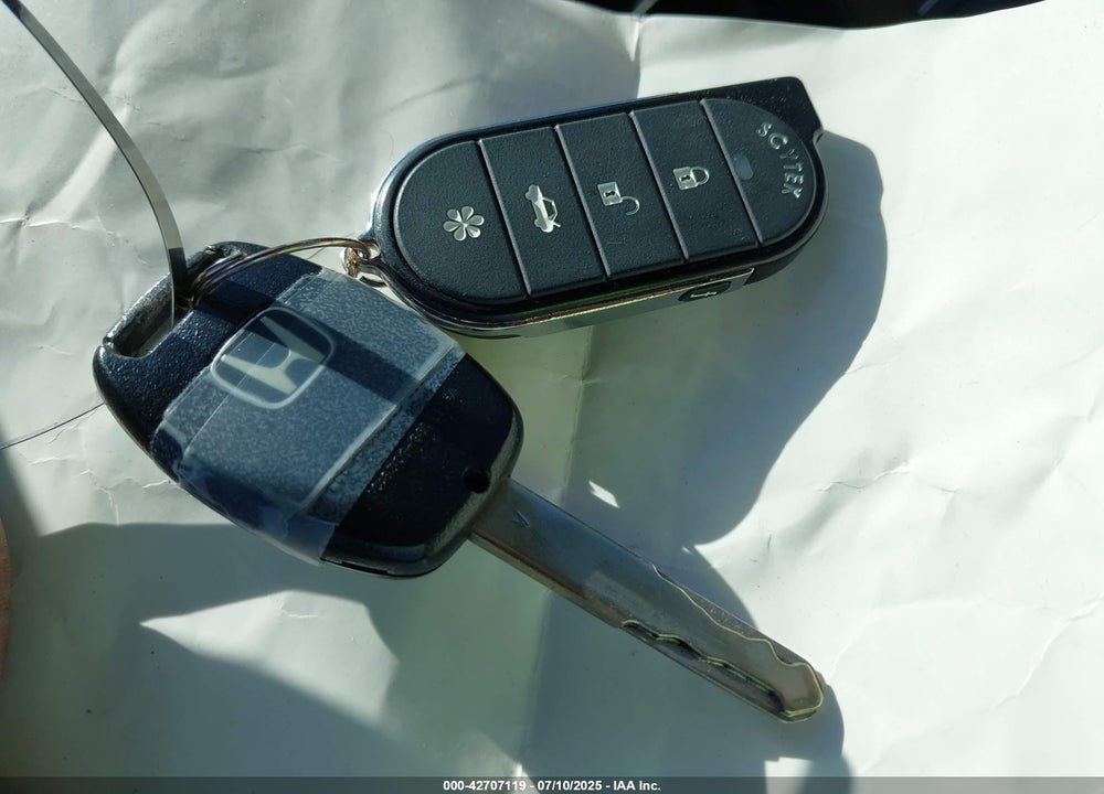 2005 HONDA ACCORD 2.4 LX VIN: JHMCM56445C005943