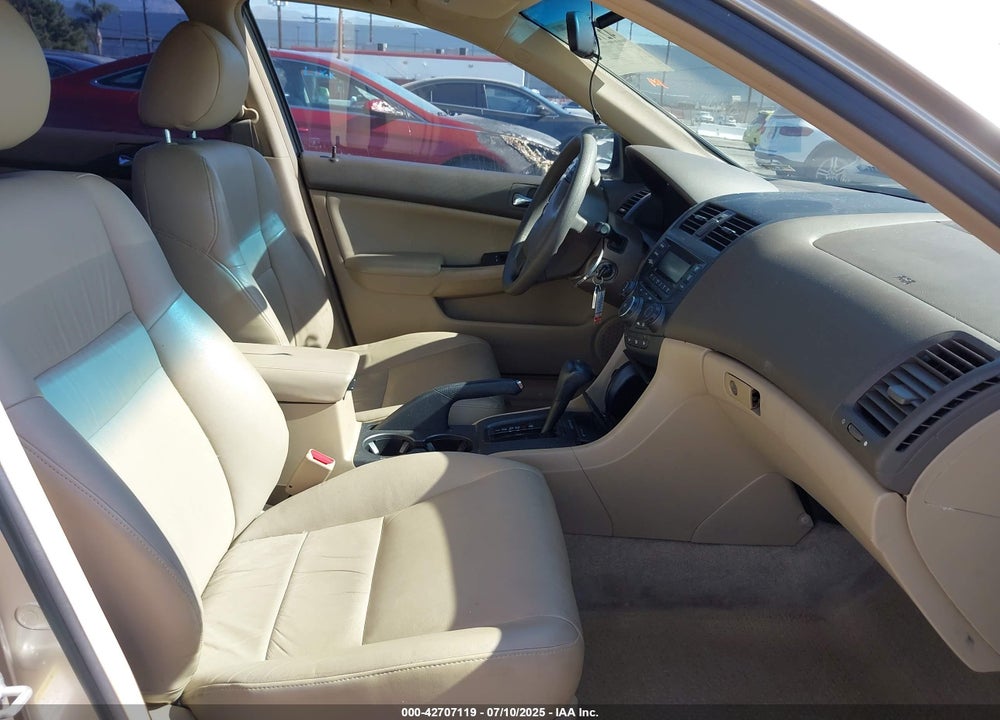 2005 HONDA ACCORD 2.4 LX VIN: JHMCM56445C005943
