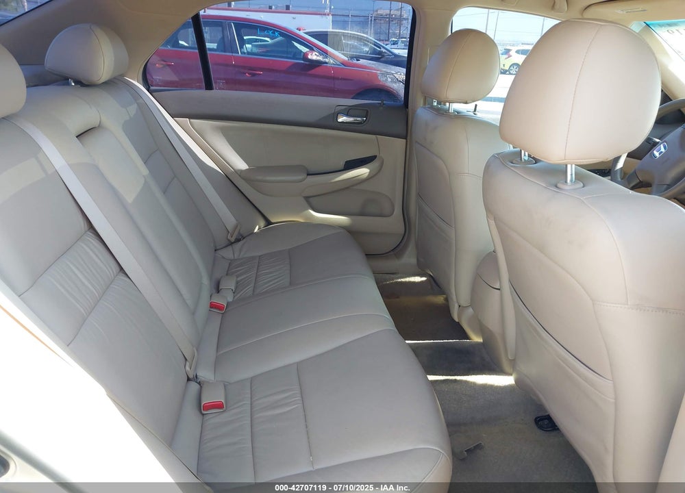 2005 HONDA ACCORD 2.4 LX VIN: JHMCM56445C005943