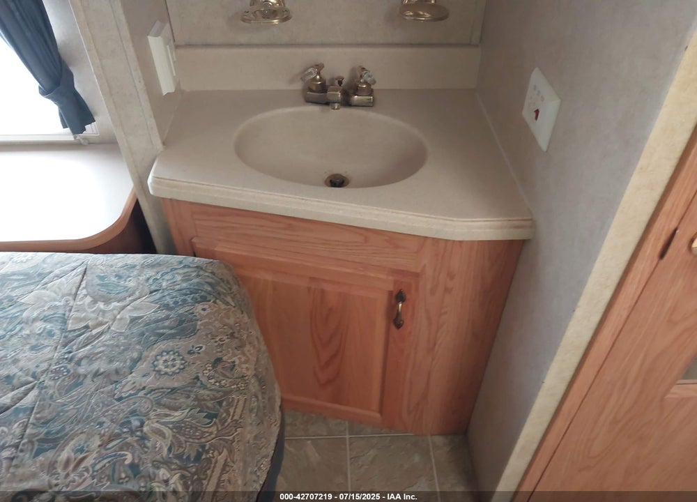 2005 JAYCO DESIGNER 5TH WHL TRAVEL TRAILER VIN: 1UJCJ02R851SH0113