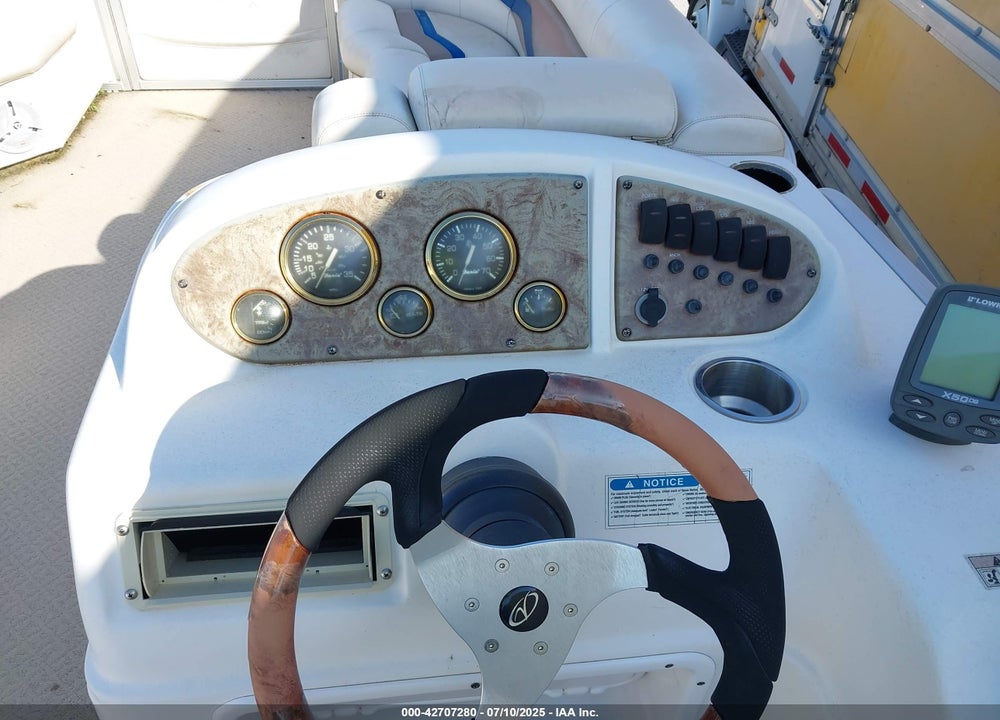 2007 VERANDA PONTOON BOAT VIN: JBC64107J607