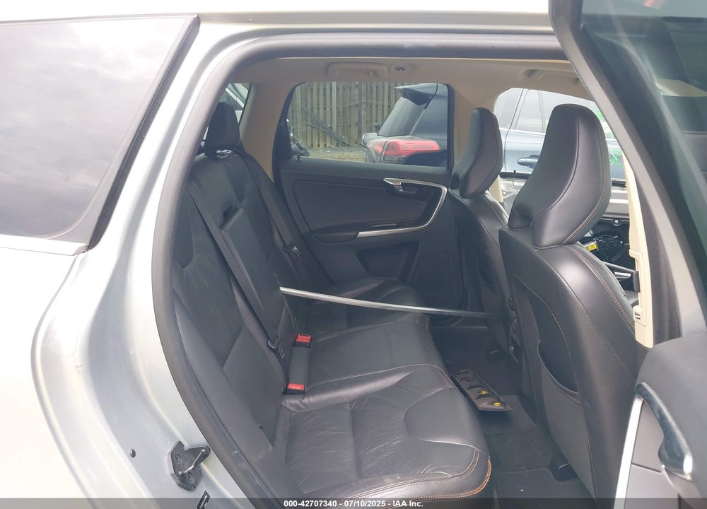 2012 VOLVO XC60 VIN: YV4902DZ2C2292882