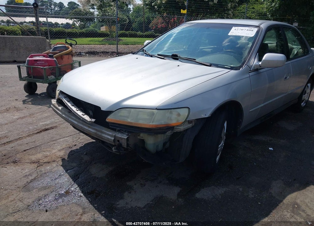 2001 HONDA ACCORD 2.3 LX VIN: 1HGCG56411A018049