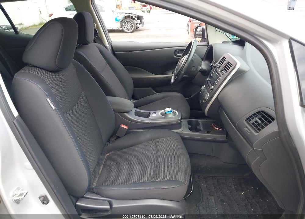 2015 NISSAN LEAF VIN: 1N4AZ0CP5FC308152