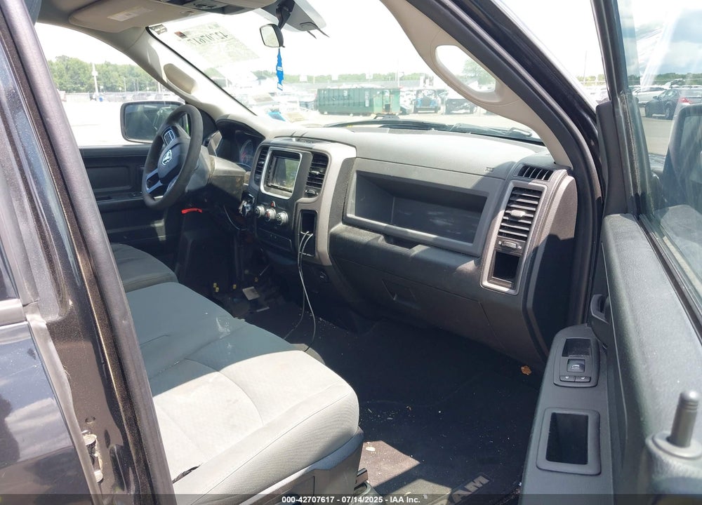 2017 RAM 1500 VIN: 1C6RR7FG9HS857905