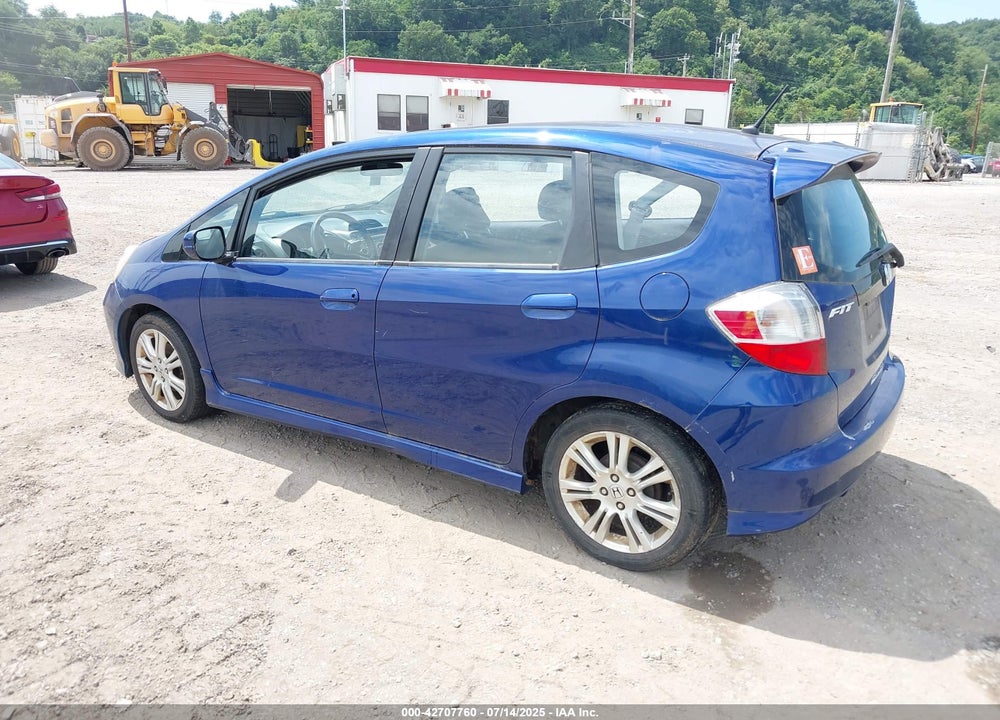 2010 HONDA FIT VIN: JHMGE8H44AS021833