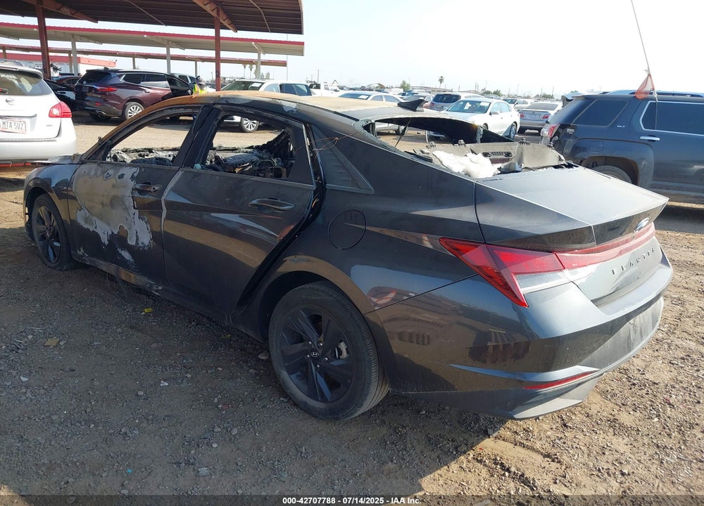 2022 HYUNDAI ELANTRA VIN: 5NPLM4AG2NH075152