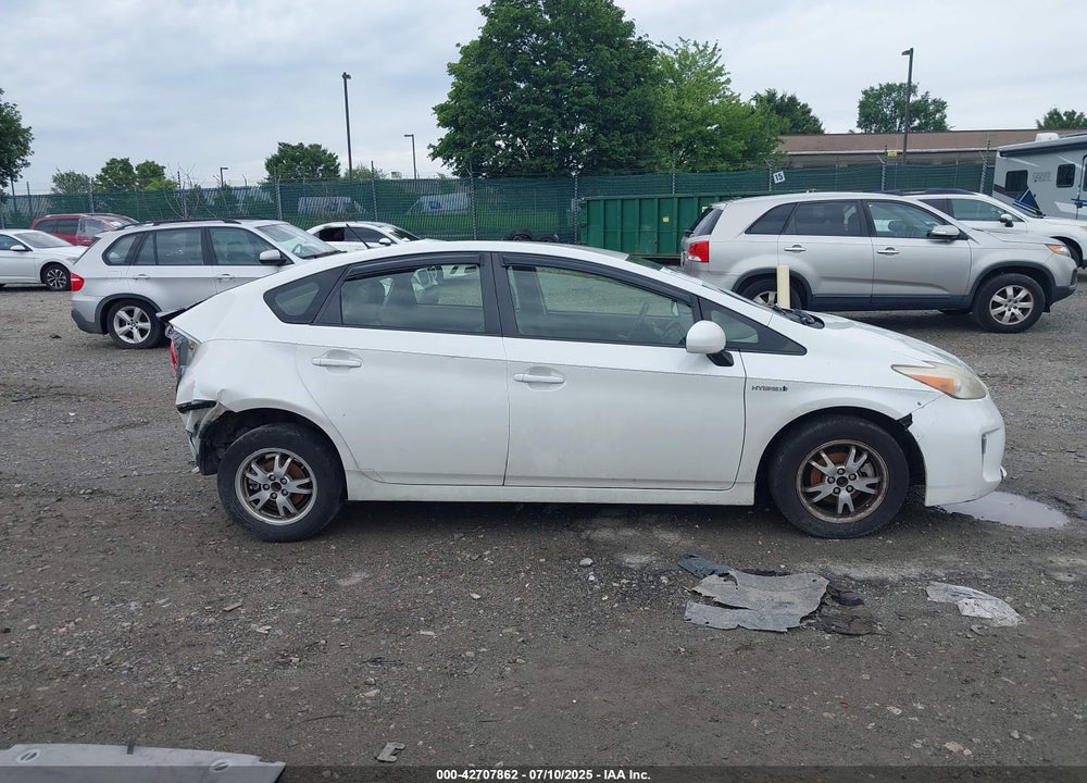 2013 TOYOTA PRIUS VIN: JTDKN3DU7D5588500
